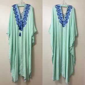 NWOT MINT GREEN KAFTAN WITH BLUE EMBROIDERY PURCHASED IN MOROCCO 🇲🇦